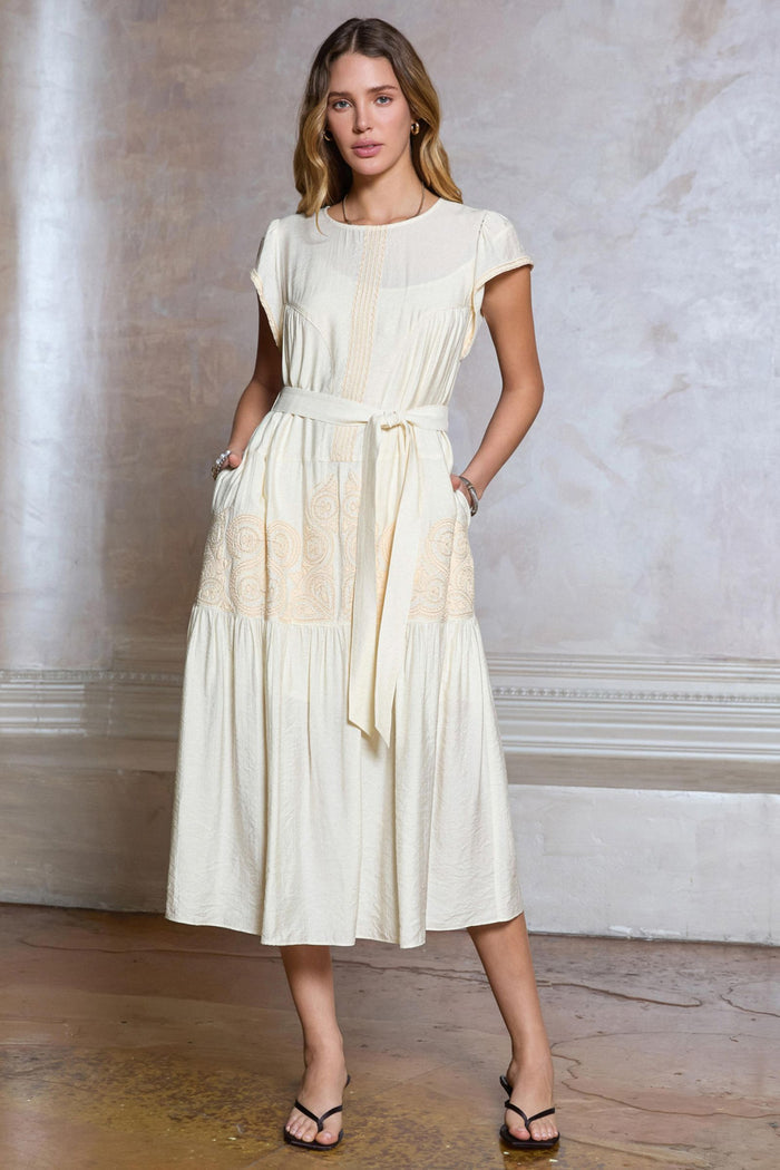 Evelyn Round Neck Short Sleeve Tiered Midi Current Air Dress
