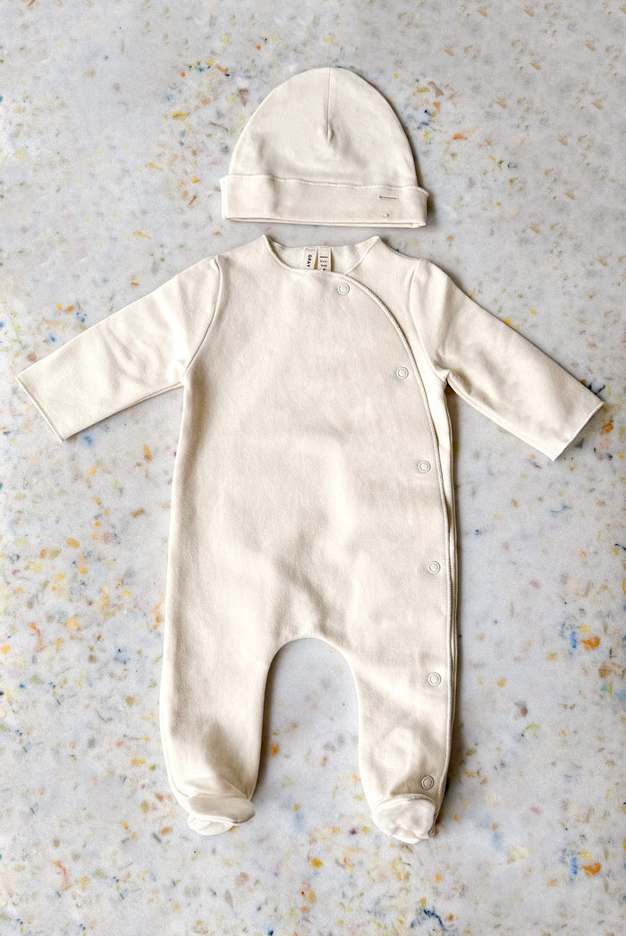 Gray label | Newborn Essentials set