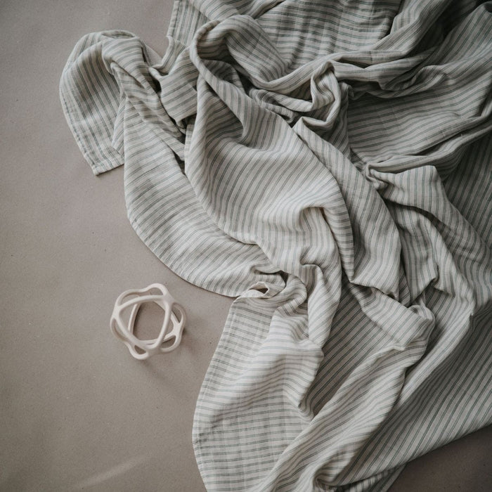 Mushie | Swaddle 120x120 Sage stripes