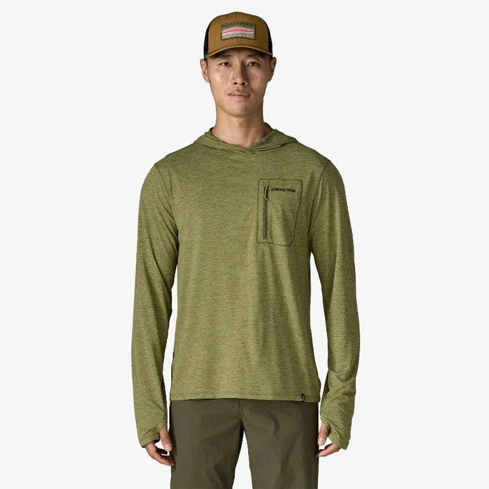 Man standing front on wearing the Patagonia Men’s Capilene Cool Sun Hoody Fitz Roy Trout